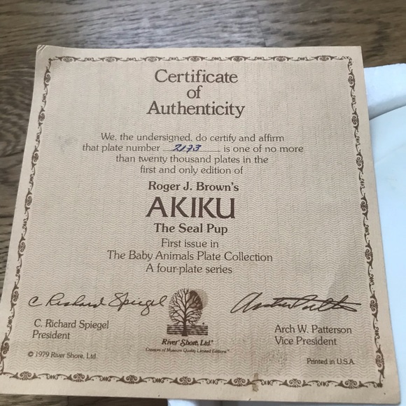 1979 Roger Brown seal pup plate in like new condition. - Picture 7 of 16